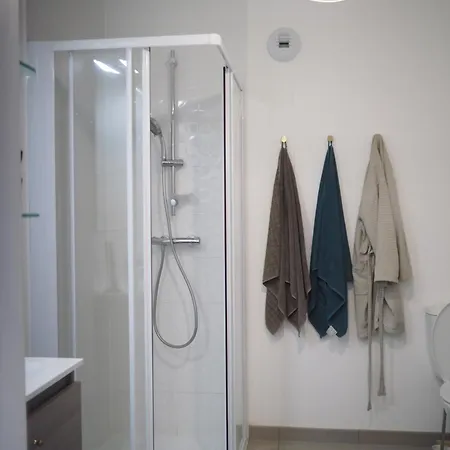 Apartment Large Direct Access To Paris Center